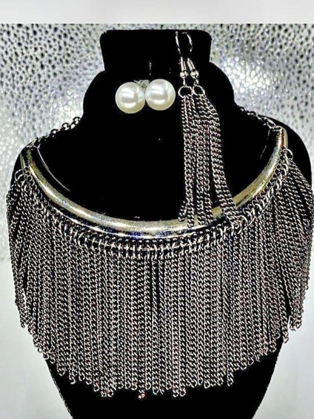 *** Statement Fringe ^^^ Chain Necklace / Black & Silverwear “ 2 x Earrings **